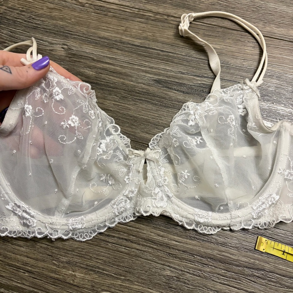 90s European Vintage H&M Floral Embroidered Lace Unlined Bra (Ivory) Size 34D - Picture 3 of 6